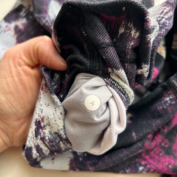 Lululemon Wunder Under Pant (Hi-Rise) - Picture 6 of 6